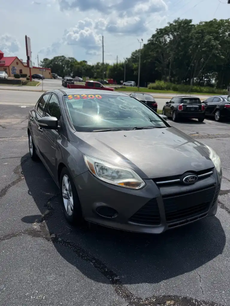 2014 Ford Focus Sedan SE's photo