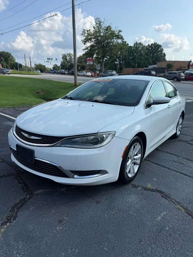 2015 Chrysler 200 Limited photo 3