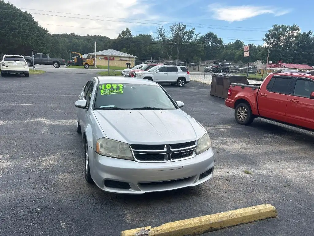 2012 Dodge Avenger SXT's photo