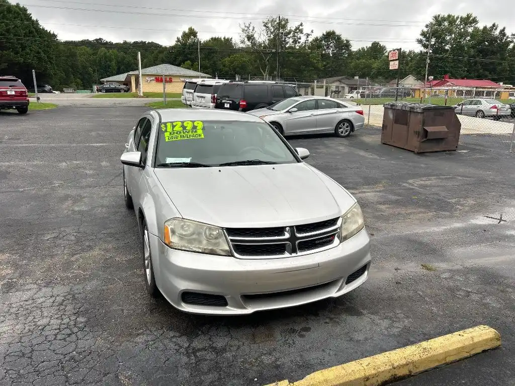 2012 Dodge Avenger SXT's photo