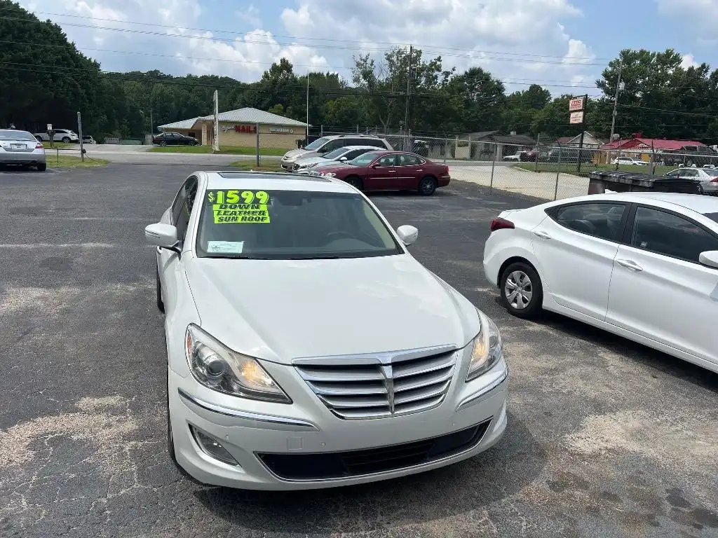 2013 Hyundai Genesis 3.8's photo