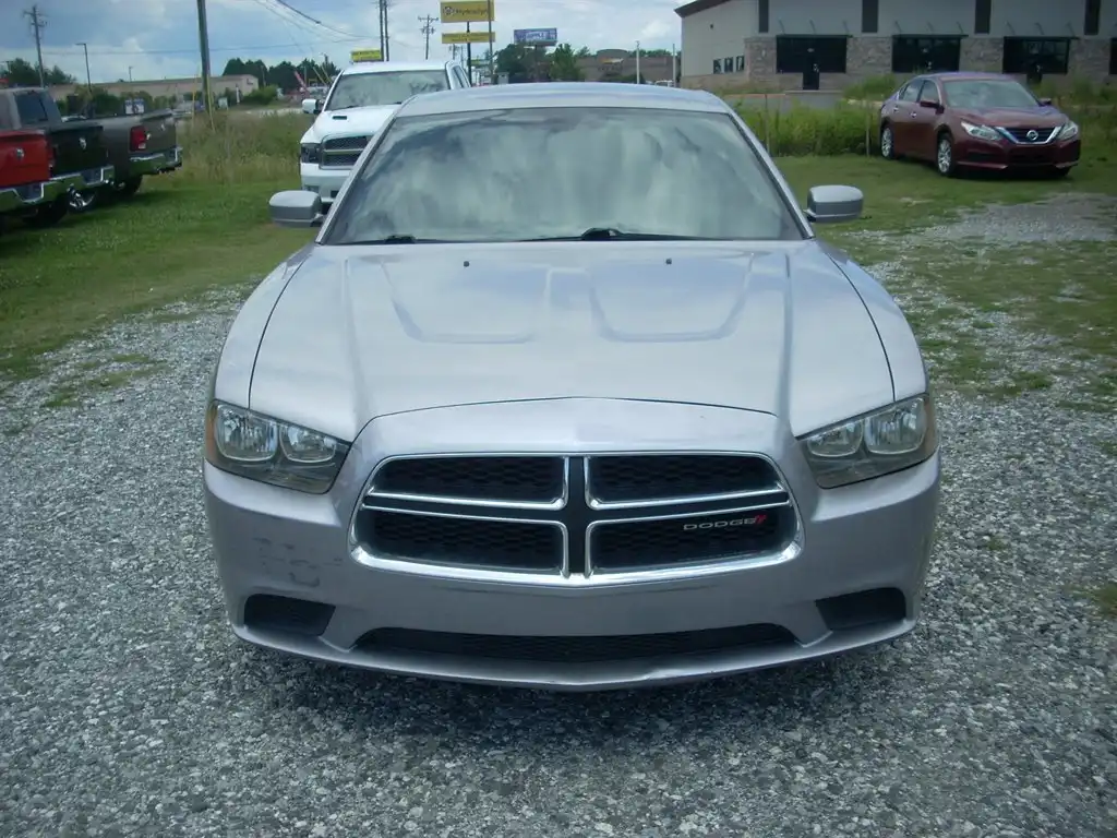 2013 Dodge Charger SE's photo