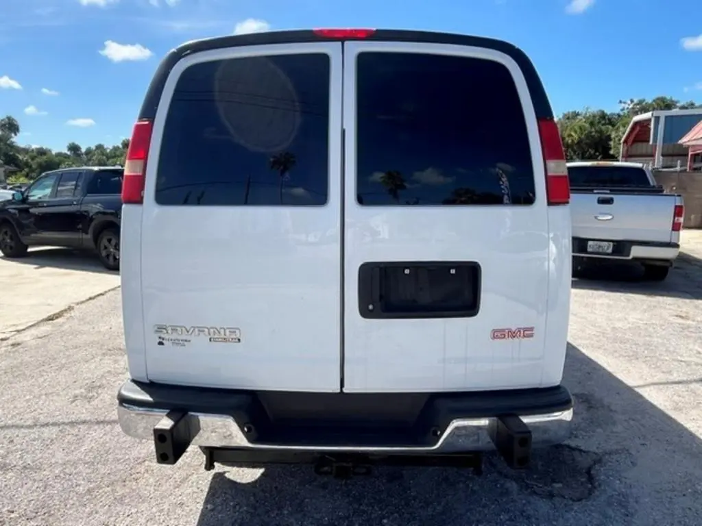 2015 GMC Savana Cargo Van 2500 photo 5