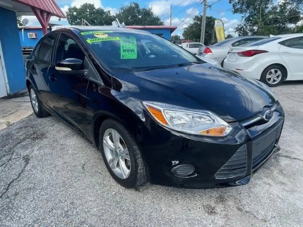 2013 Ford Focus Sedan SE's photo