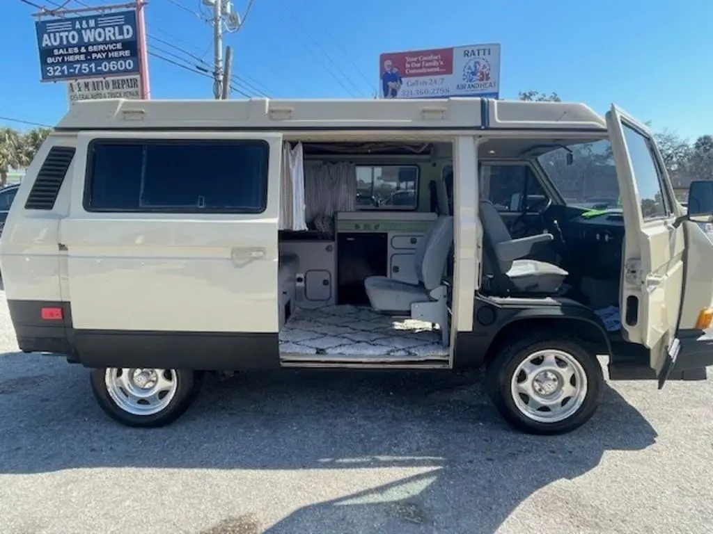 1987 Volkswagen Vanagon GL photo 5