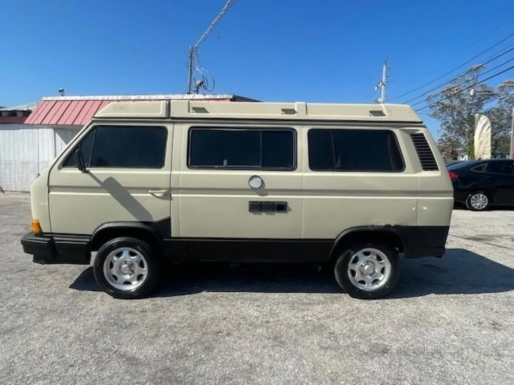 1987 Volkswagen Vanagon GL photo 3