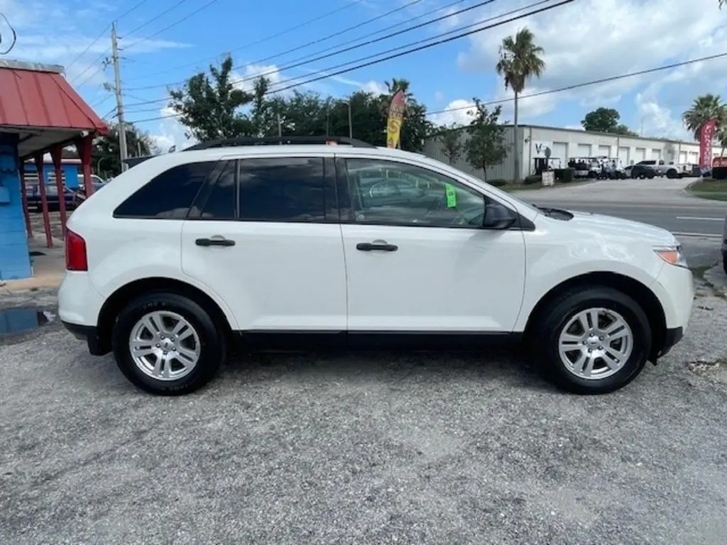 2011 Ford Edge SE photo 4