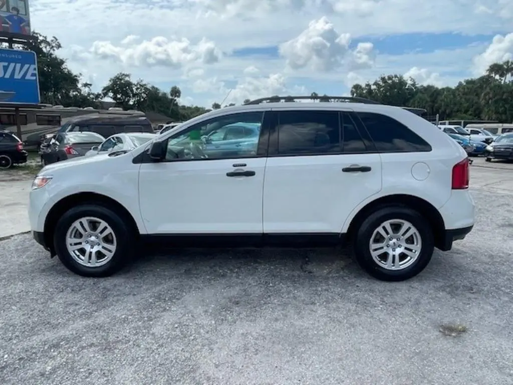 2011 Ford Edge SE photo 3