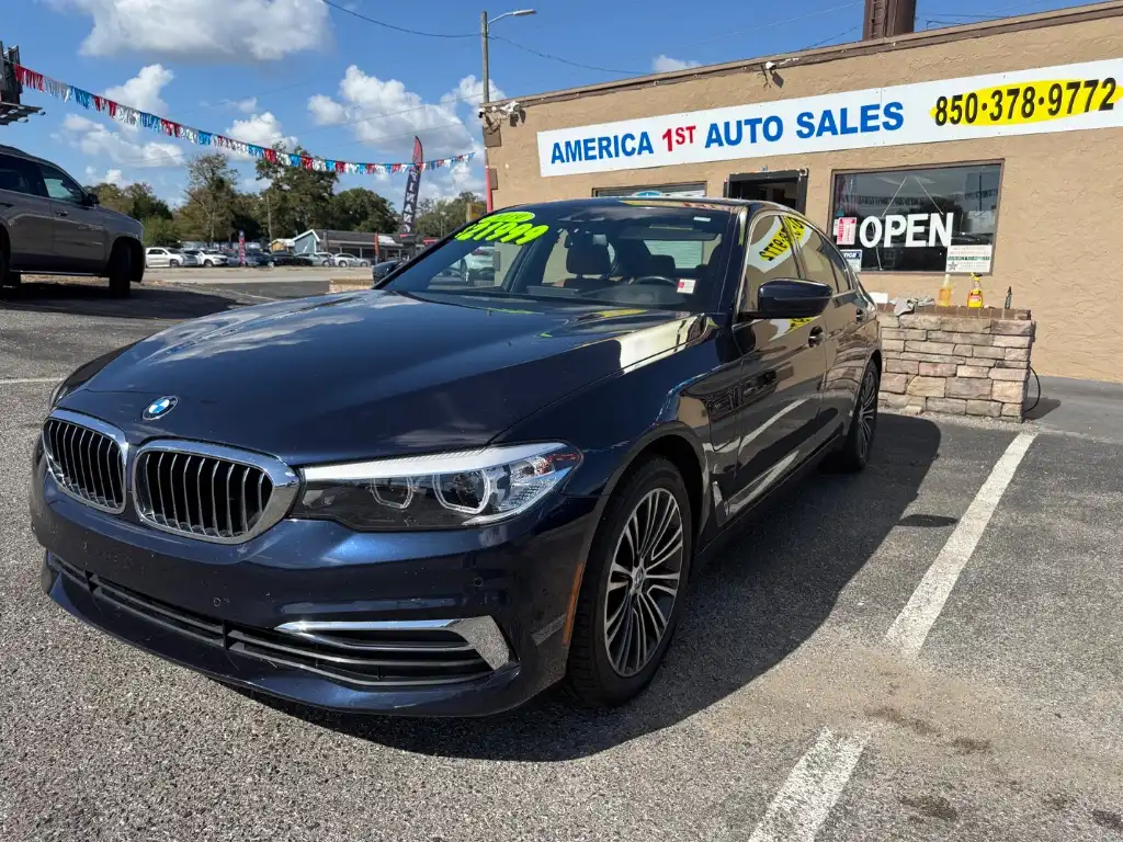 2019 BMW 5 Series 530e xDrive Sedan iPerformance's photo