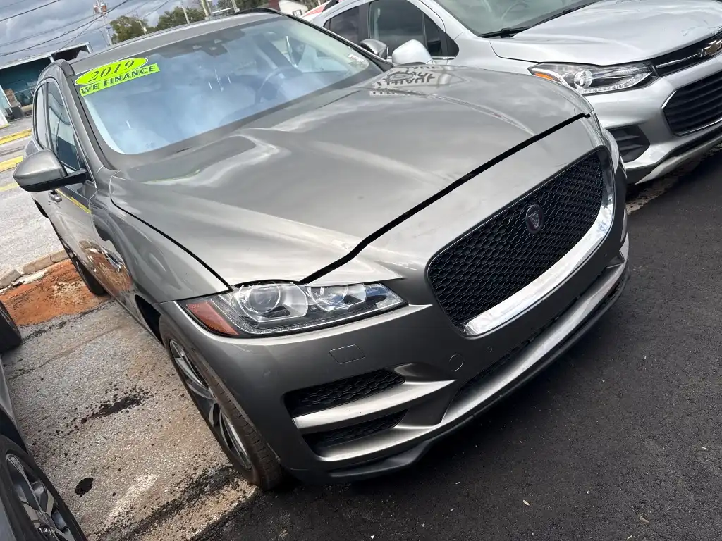 2019 Jaguar F-PACE 25t Prestige AWD's photo