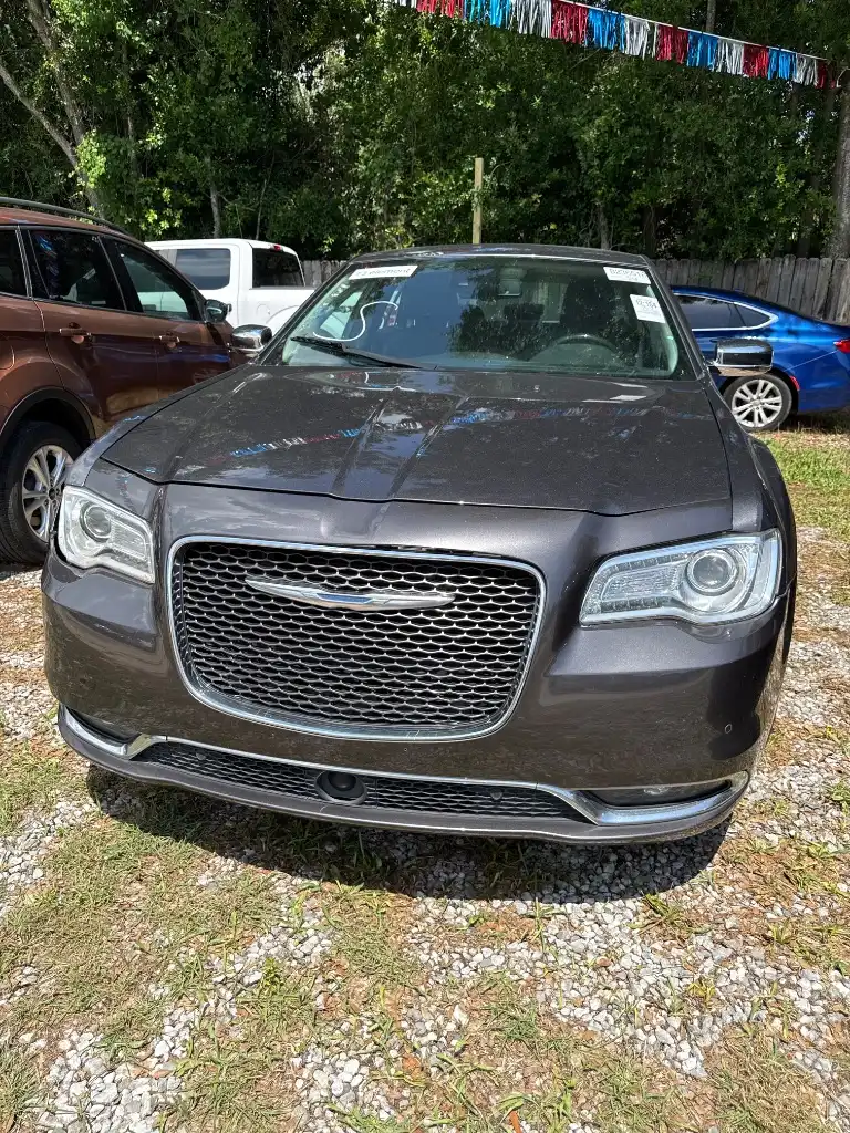 2017 Chrysler 300 C's photo