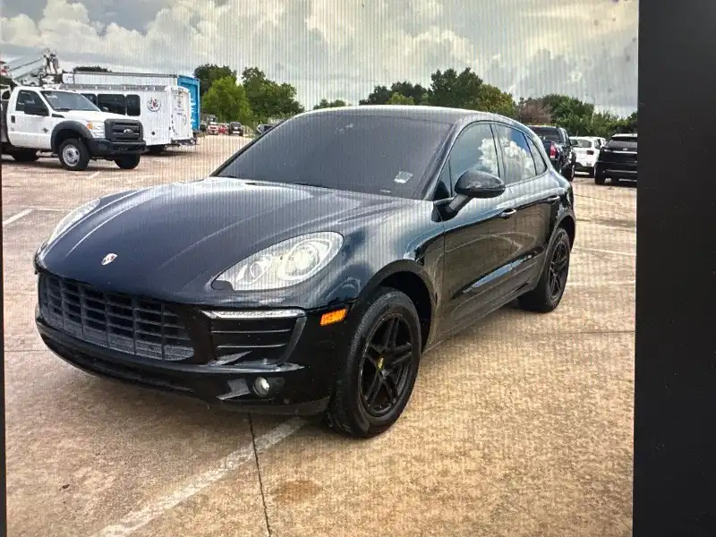 2018 Porsche Macan Base's photo