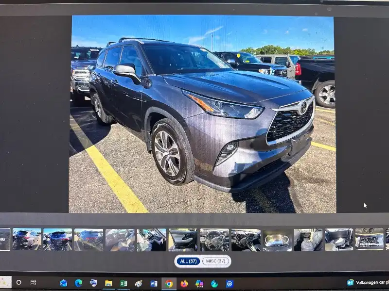 2022 Toyota Highlander XLE 4WD V6's photo