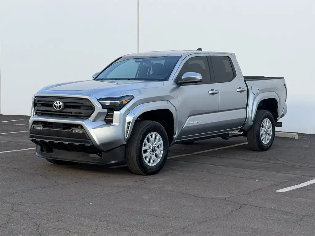 2025 Toyota Tacoma SR5 2WD Double Cab's photo