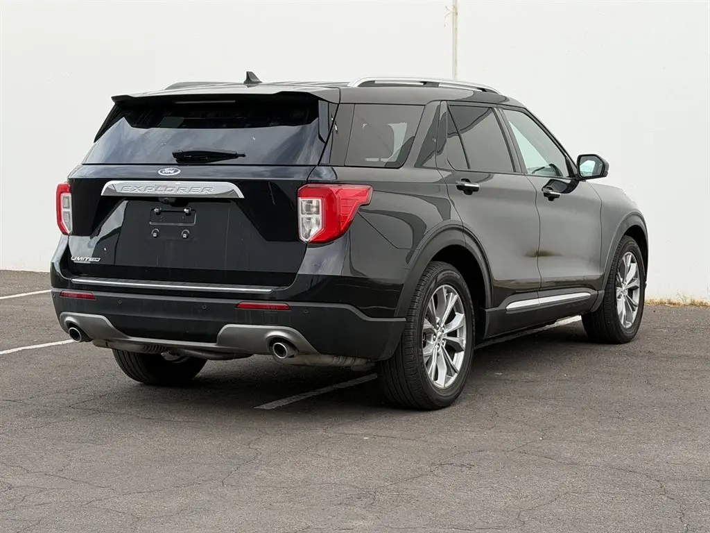 2024 Ford Explorer Limited RWD photo 5