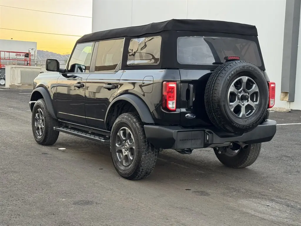 2023 Ford Bronco Base 4WD photo 5