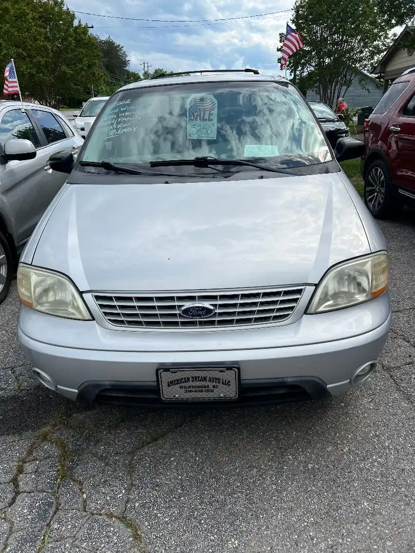 2002 Ford Windstar LX's photo