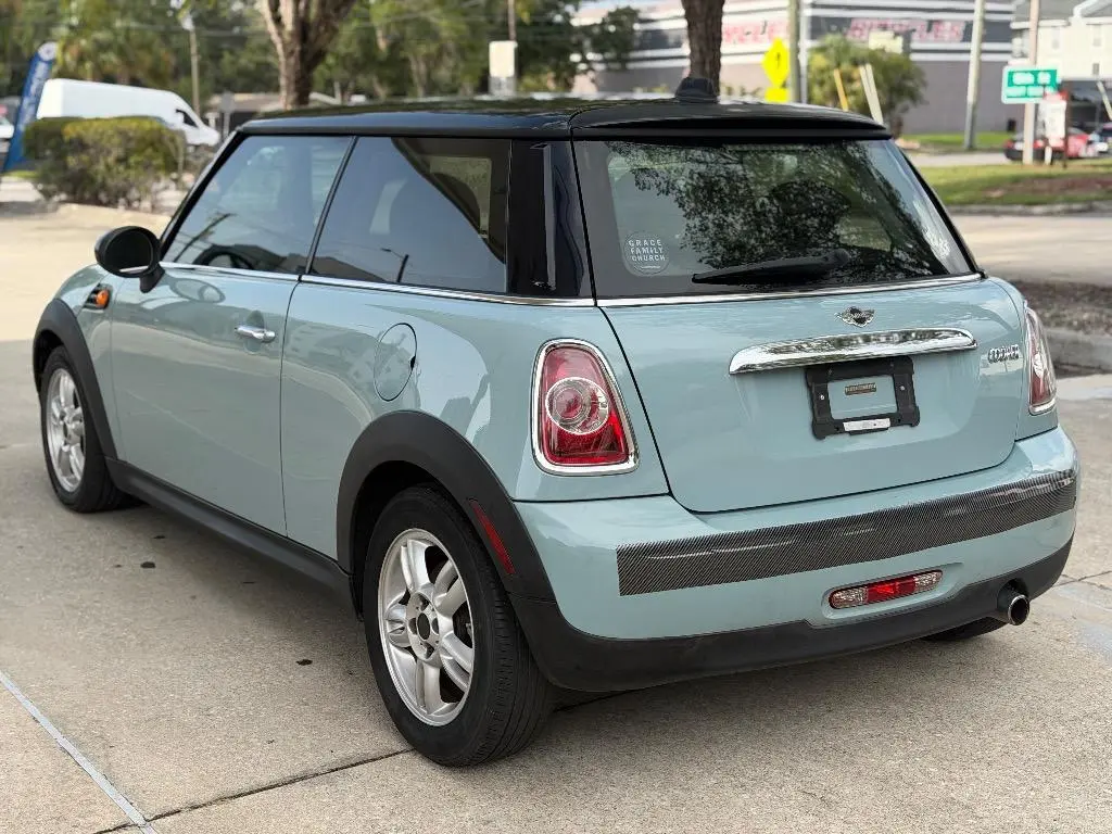 2013 MINI Cooper Base photo 4