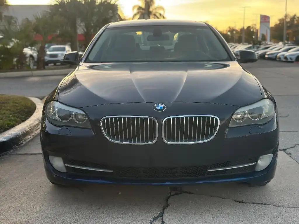 2012 BMW 5 Series 528i Sedan's photo