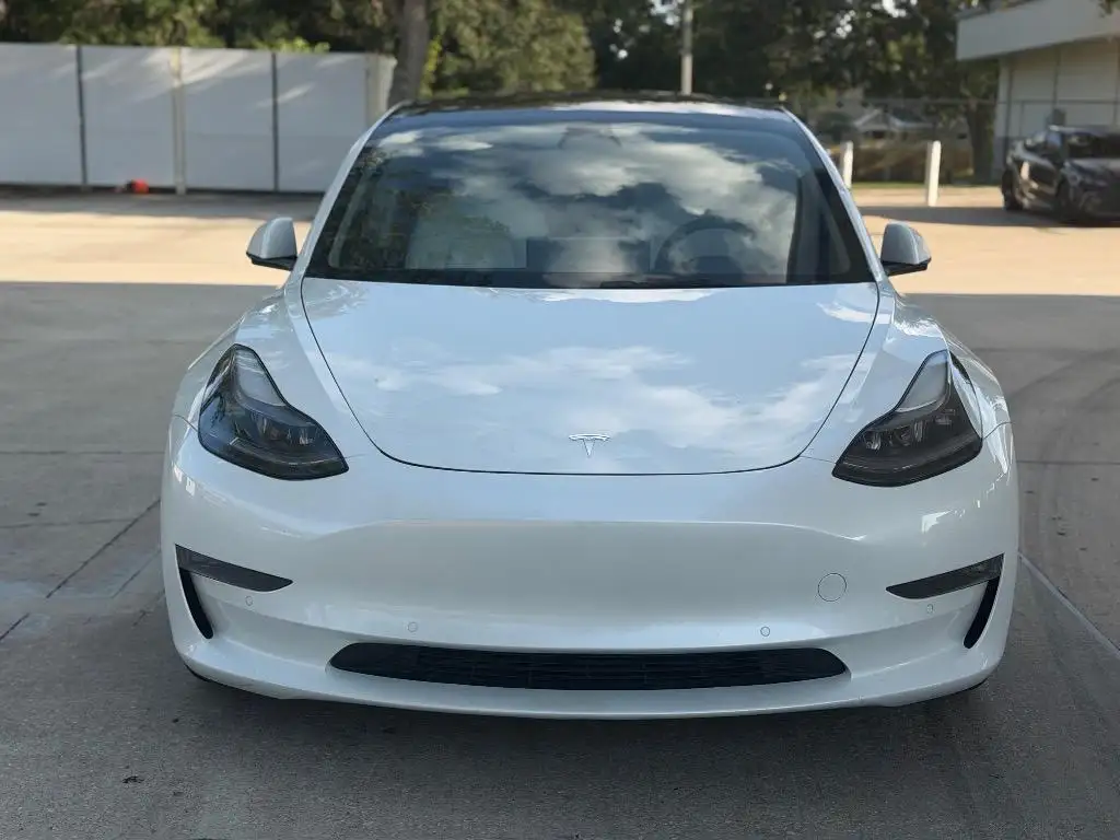 2022 Tesla Model 3 Long Range Dual Motor All-Wheel Drive's photo