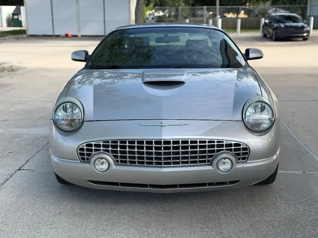 2004 Ford Thunderbird Deluxe's photo