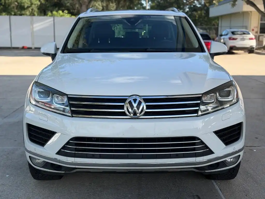 2016 Volkswagen Touareg TDI Sport w/Technology's photo