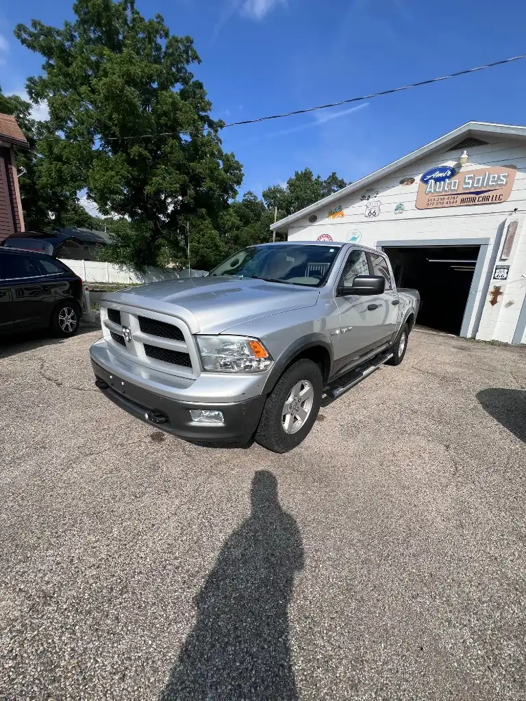 2010 RAM 1500 Sport 4x4 Crew Cab's photo