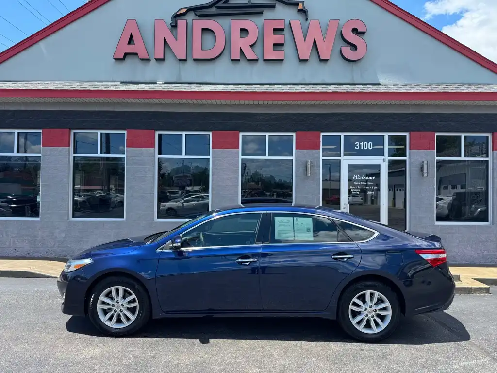 2013 Toyota Avalon XLE's photo