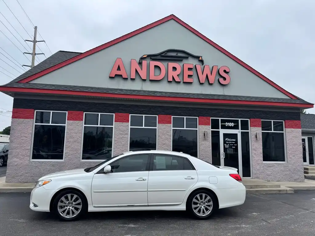 2011 Toyota Avalon Limited's photo