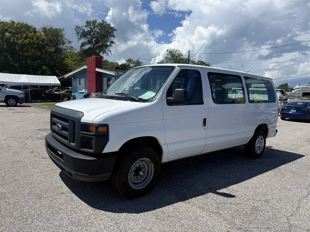 2014 Ford E-Series E-150 Van photo 3