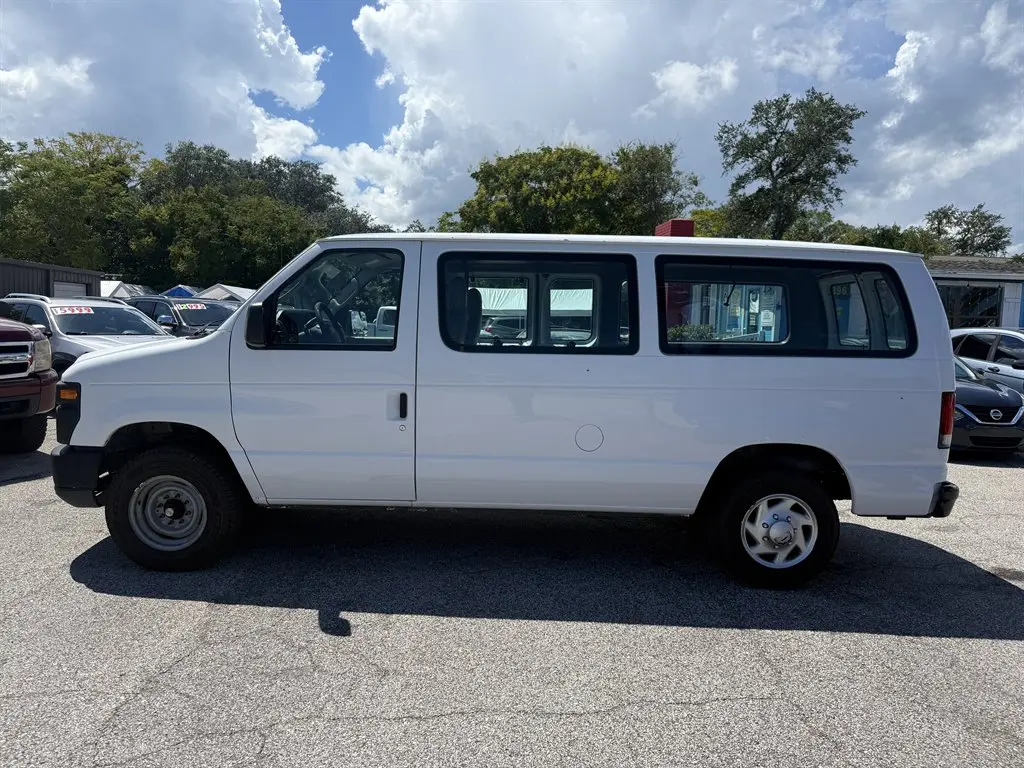 2014 Ford E-Series E-150 Van photo 4