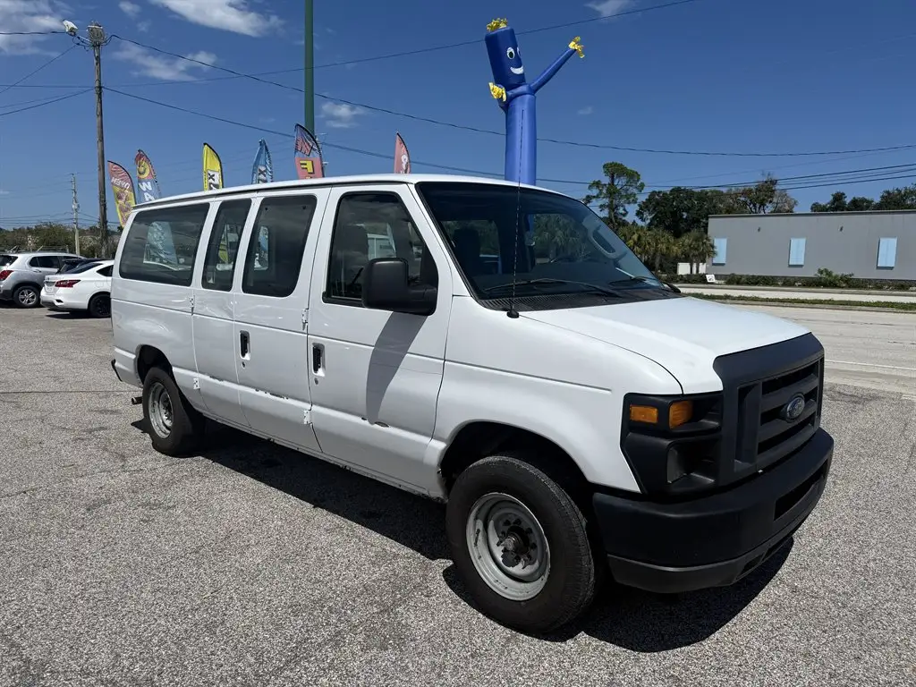 2014 Ford E-Series E-150 Van photo 1
