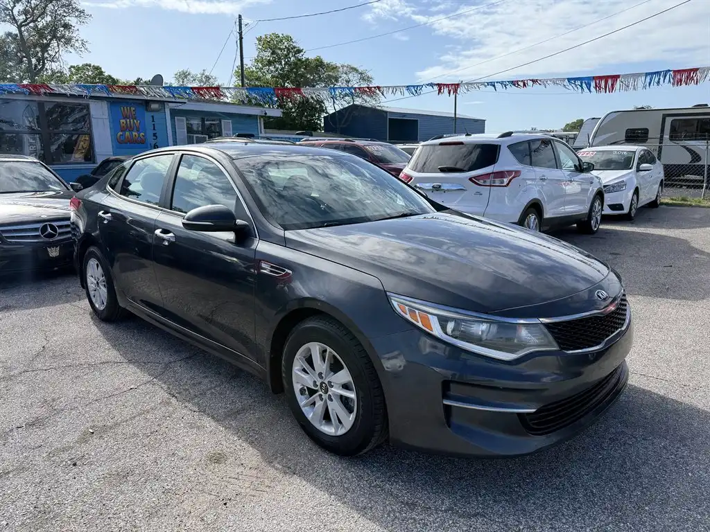 2017 Kia Optima LX AT's photo