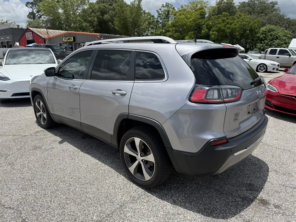2019 Jeep Cherokee Limited photo 5