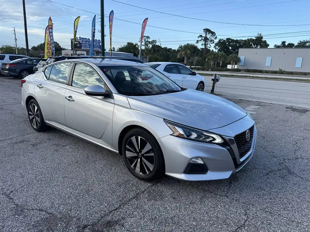 2021 Nissan Altima 2.5 SV's photo