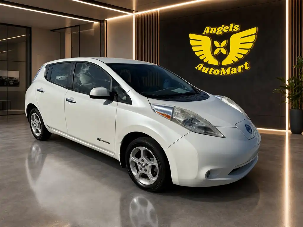 2015 Nissan Leaf SV's photo