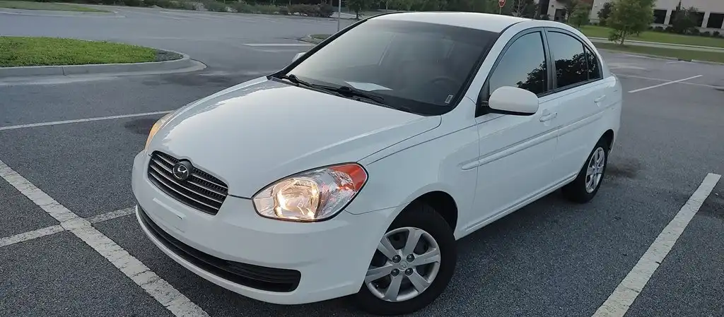 2011 Hyundai Accent GLS 4-Door 4-Speed Automatic's photo