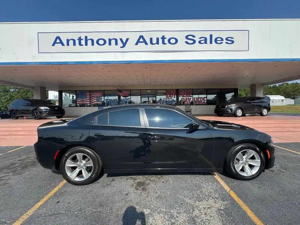 2017 Dodge Charger SXT's photo