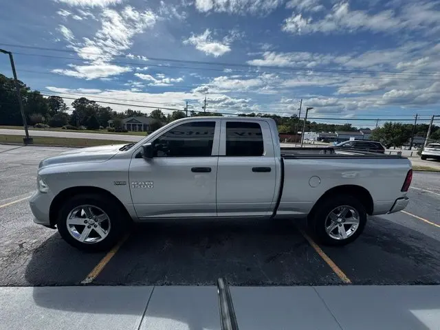 2014 RAM 1500 Express Quad Cab photo 3