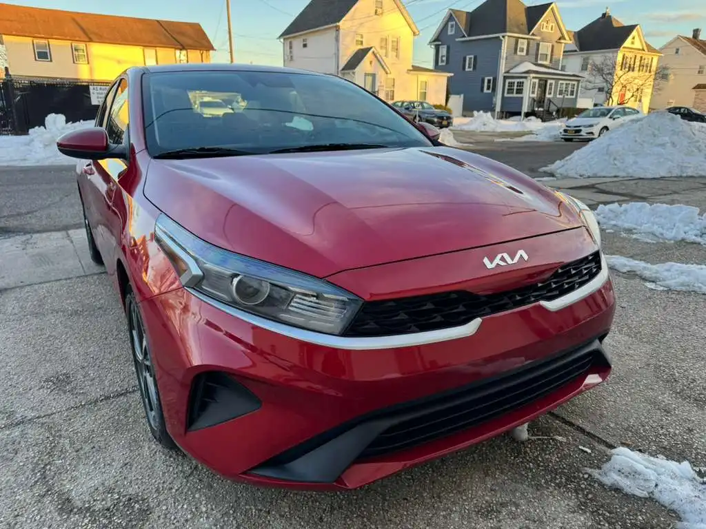 2024 Kia Forte LXS AT's photo