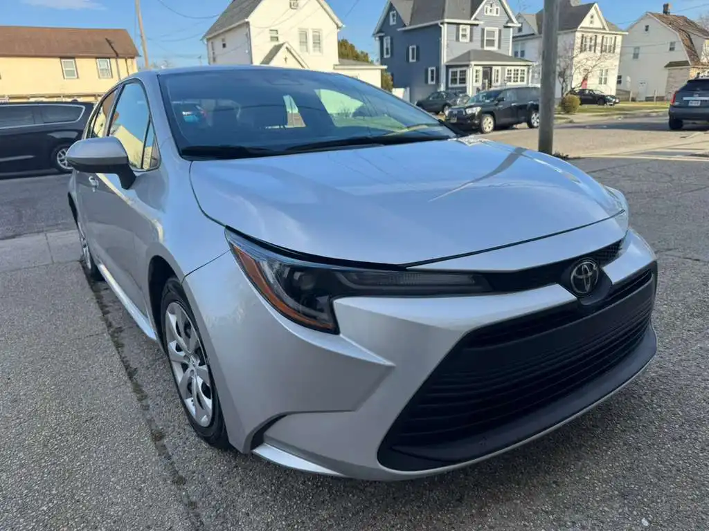 2025 Toyota Corolla LE CVT's photo
