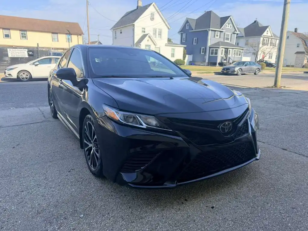 2020 Toyota Camry 2.5 Auto SE's photo