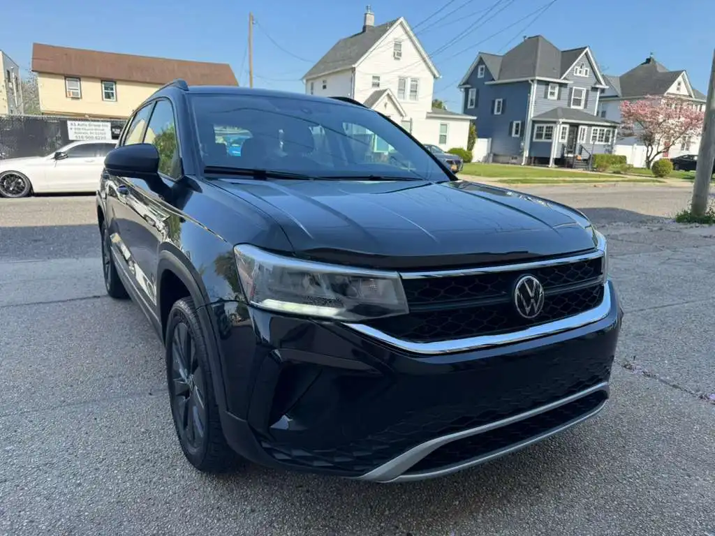 2023 Volkswagen Taos 1.5T S's photo