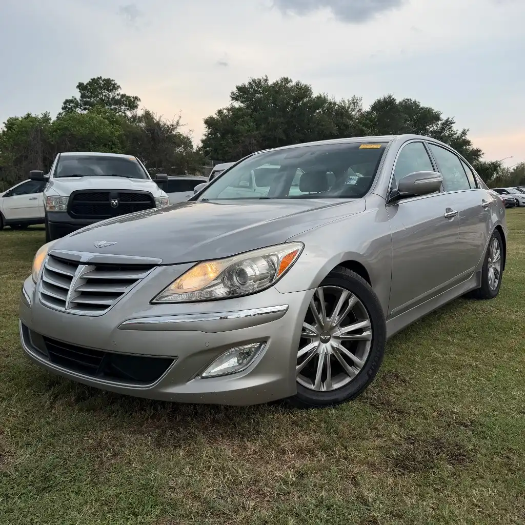 2012 Hyundai Genesis 3.8's photo
