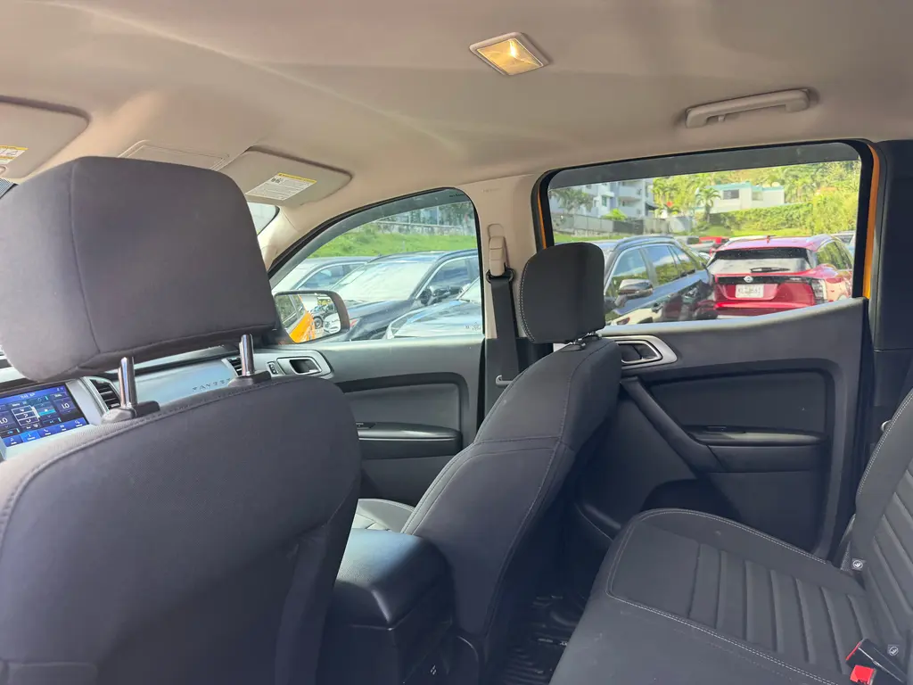 2022 Ford Ranger XLT 4WD SuperCrew 5' Box photo 4