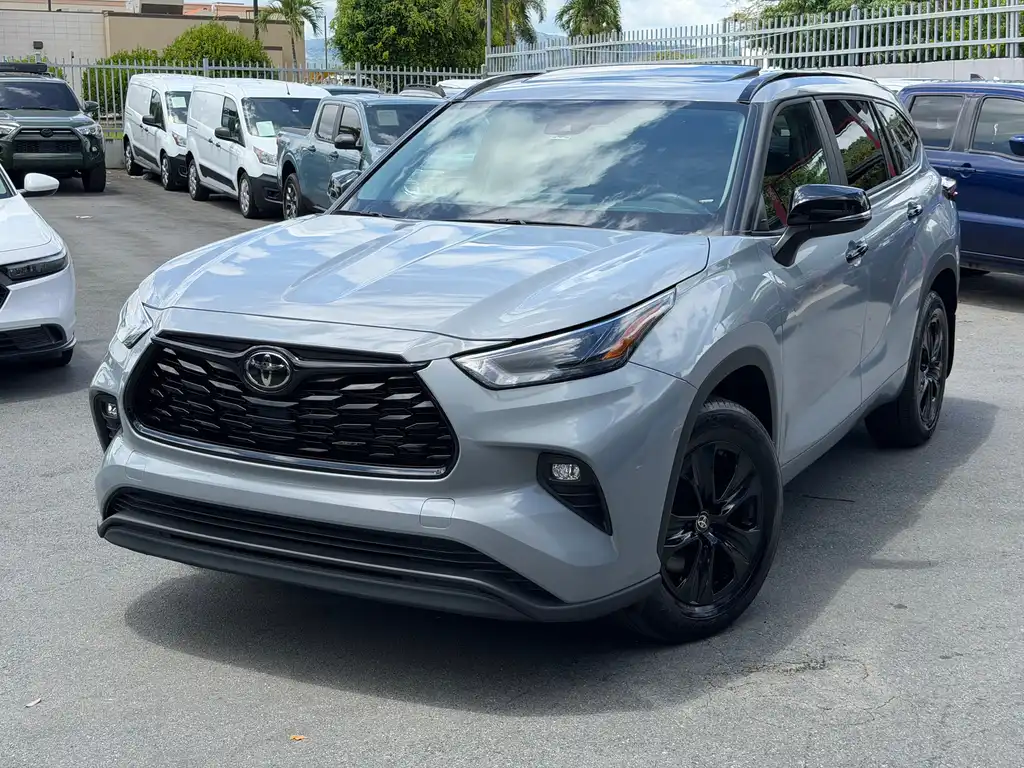 2025 Toyota Highlander Hybrid XLE Nightshade AWD's photo