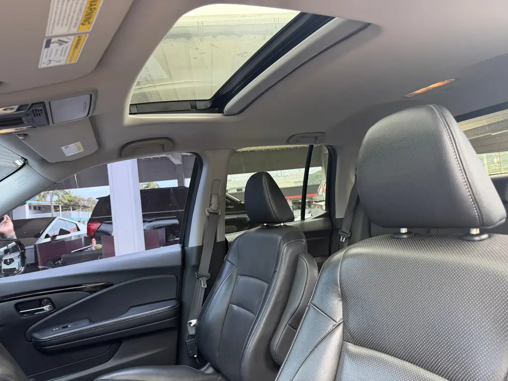 2020 Honda Ridgeline RTL AWD E photo 3