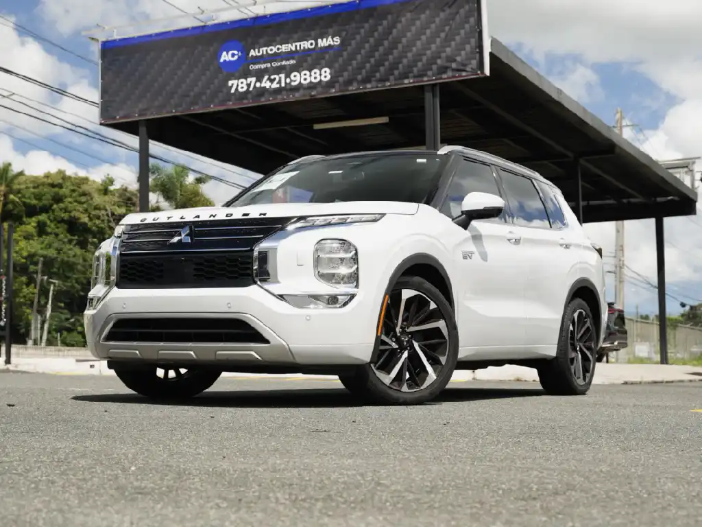 2023 Mitsubishi Outlander Plug-in Hybrid SEL S-AWC's photo