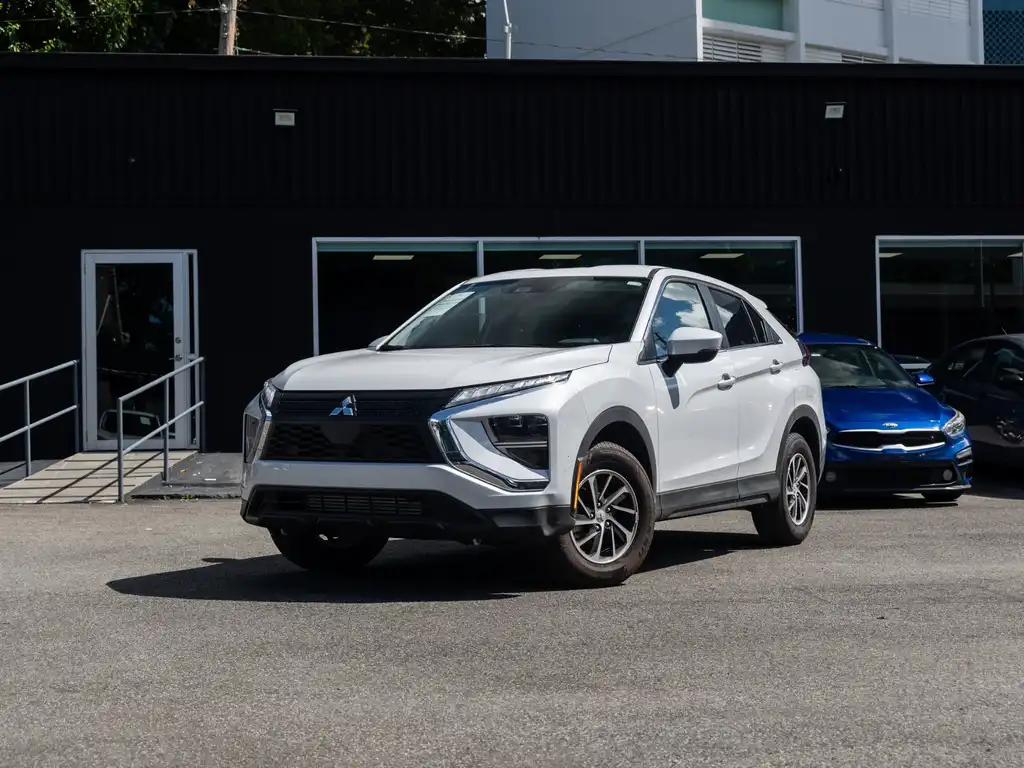 2025 Mitsubishi Eclipse Cross ES S-AWC's photo