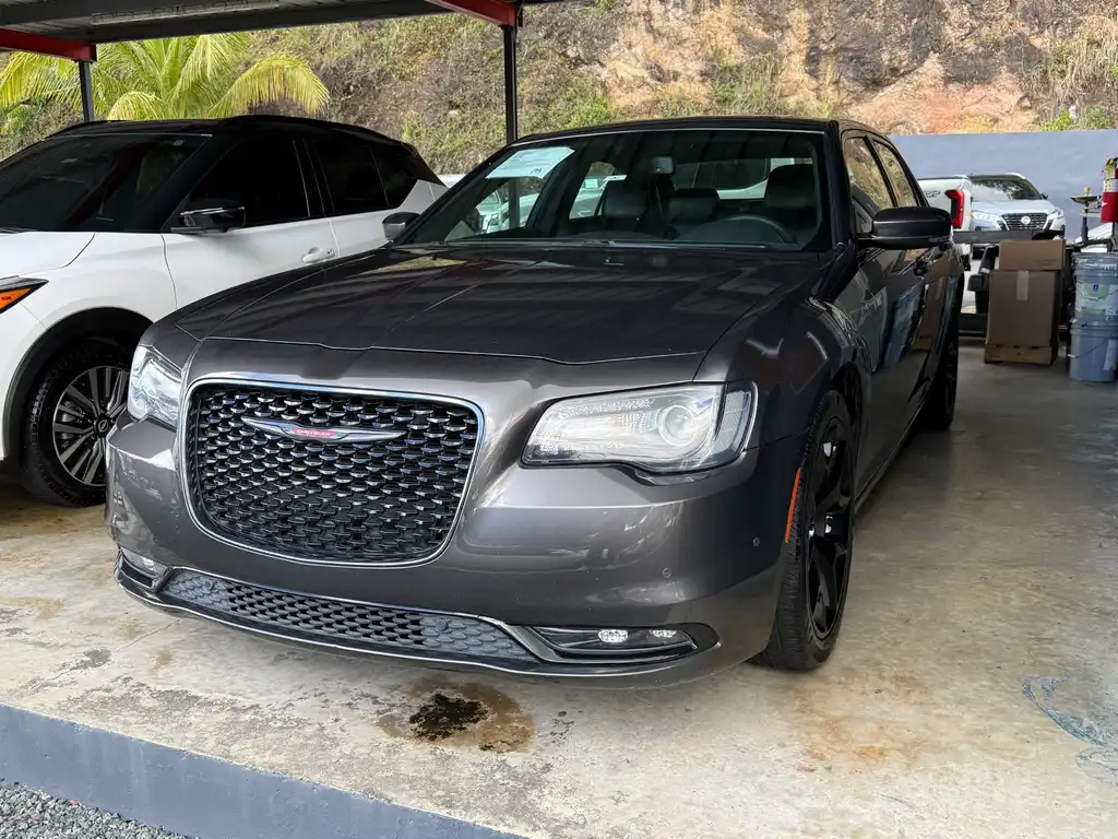2022 Chrysler 300 S's photo